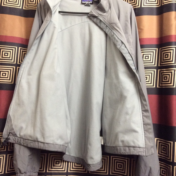Patagonia Grey Light Weight Jacket - Picture 4 of 11